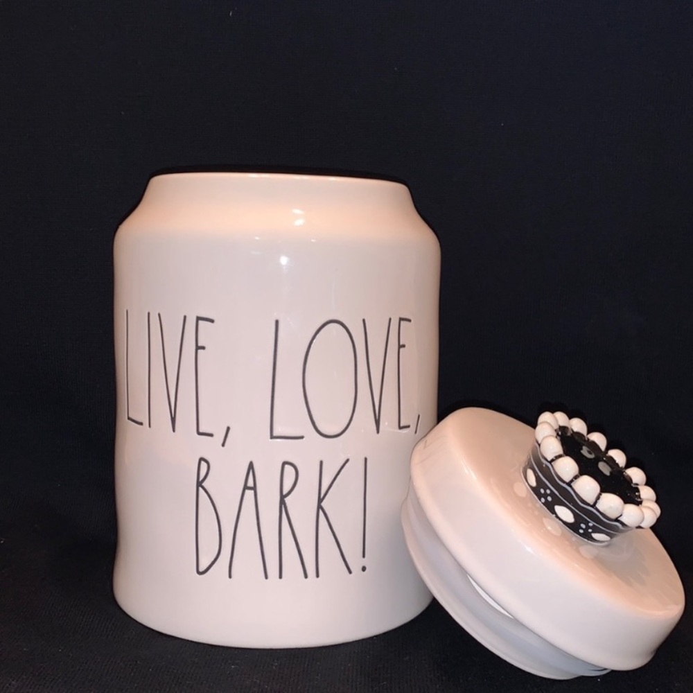 RAE DUNN FABULOUSNESS! GREAT PRICE! NEW & MINT “ROYAL DOGGIE TREATS” CANISTER 🐾 - Picture 2 of 6